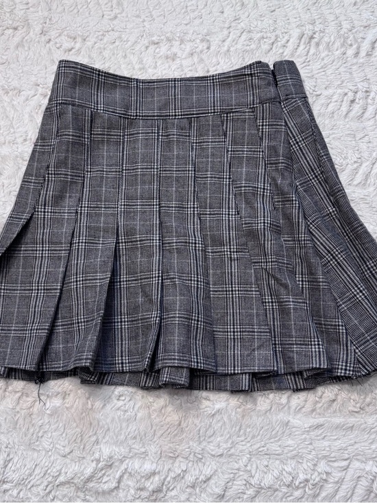 Abercrombie & Fitch Dresses & Skirts - NWT Abercrombie & Fitch Gray Plaid Pleated Mini Skirt Small Academia Preppy